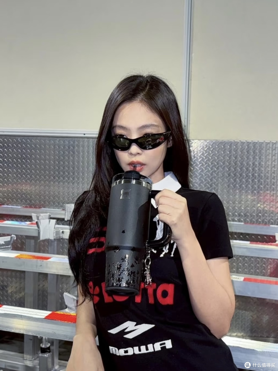 明星同款保温杯推荐:实用工具如何晋升为时尚顶流