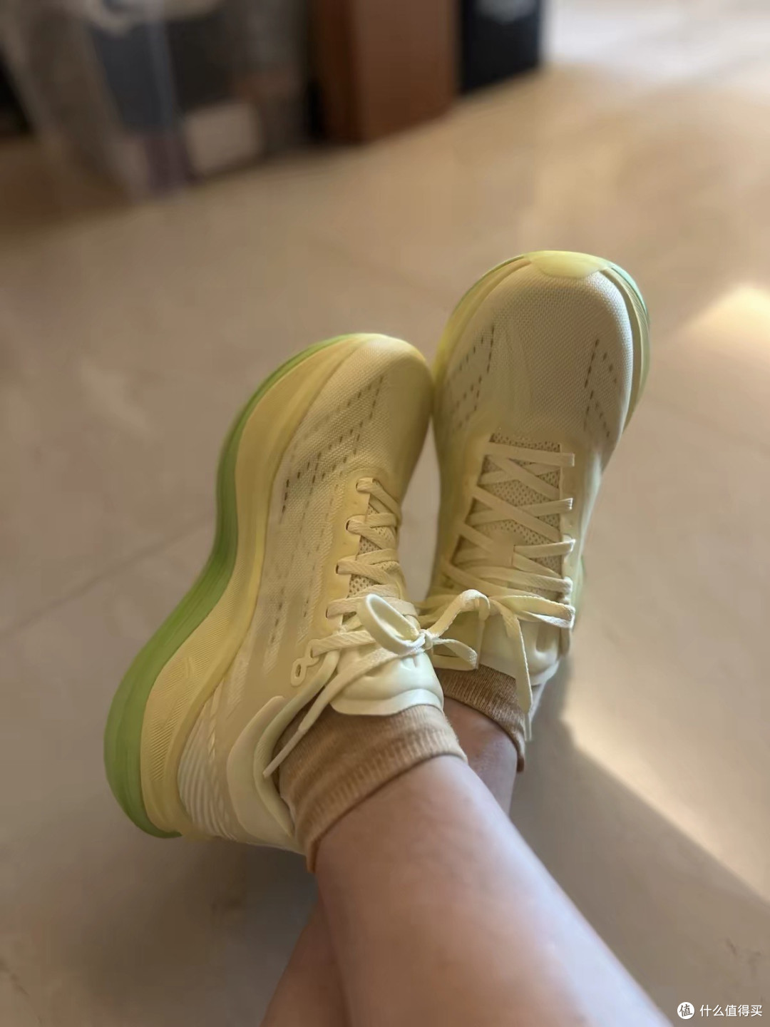 李宁越影5Pro:开年运动好物,软弹与稳定的平衡之选