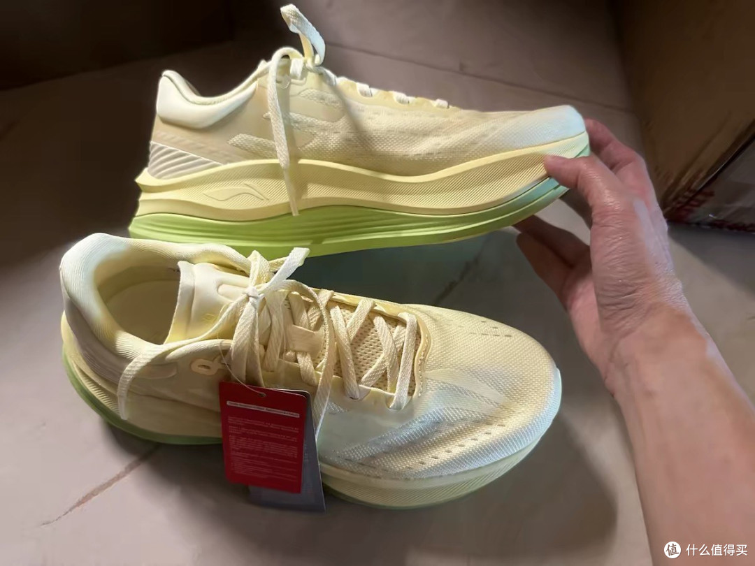 李宁越影5Pro：开年运动好物，软弹与稳定的平衡之选