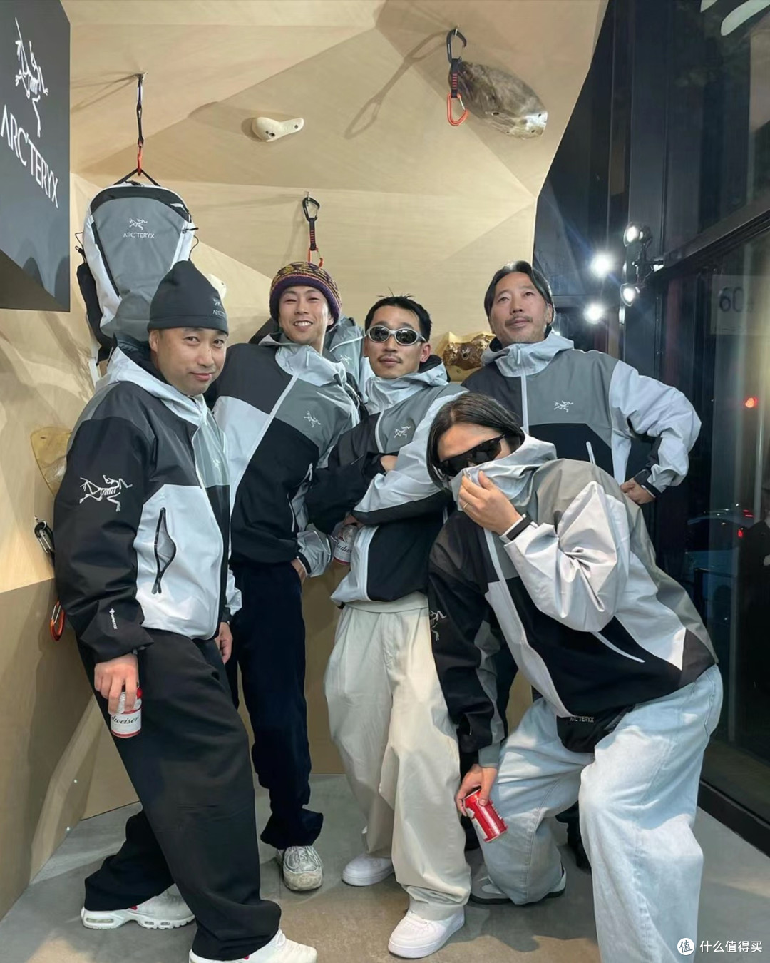 不建议买这些网红冲锋衣,太坑人了!换成这3个品牌,高级上档次