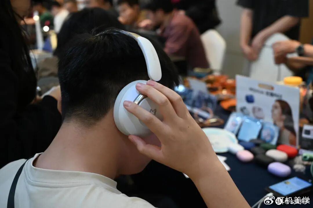 上周末的深圳耳机节,被烧友们挤爆了……