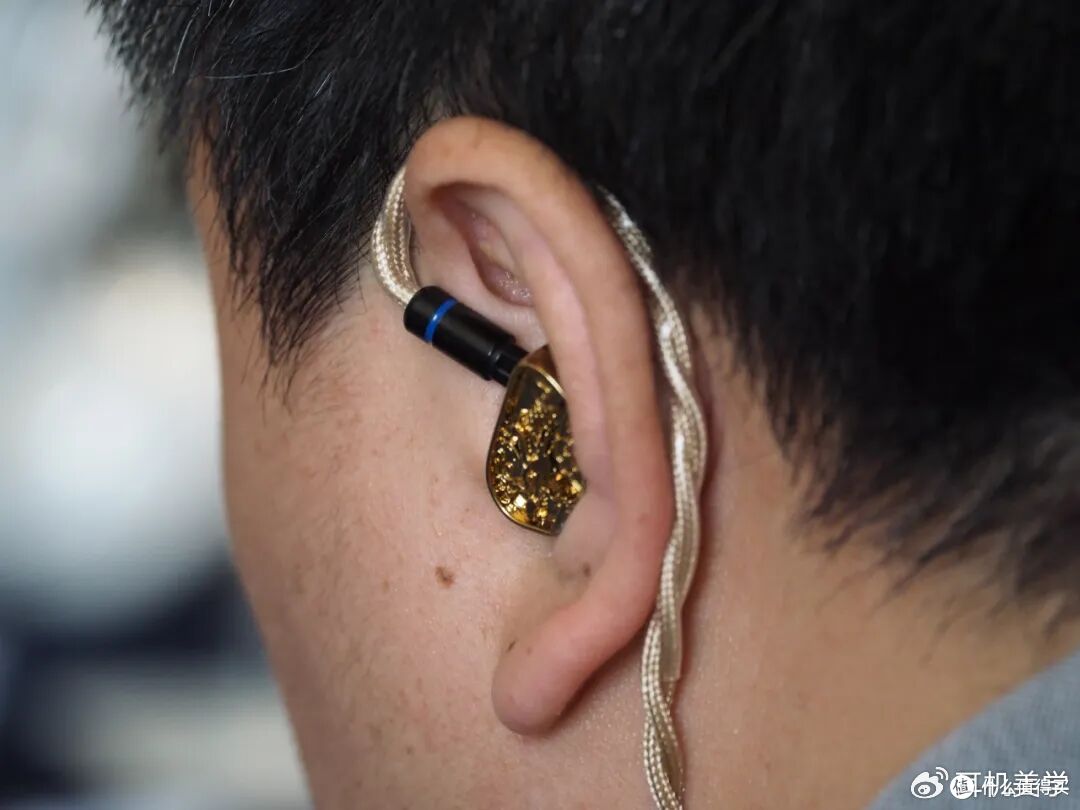 上周末的深圳耳机节,被烧友们挤爆了……