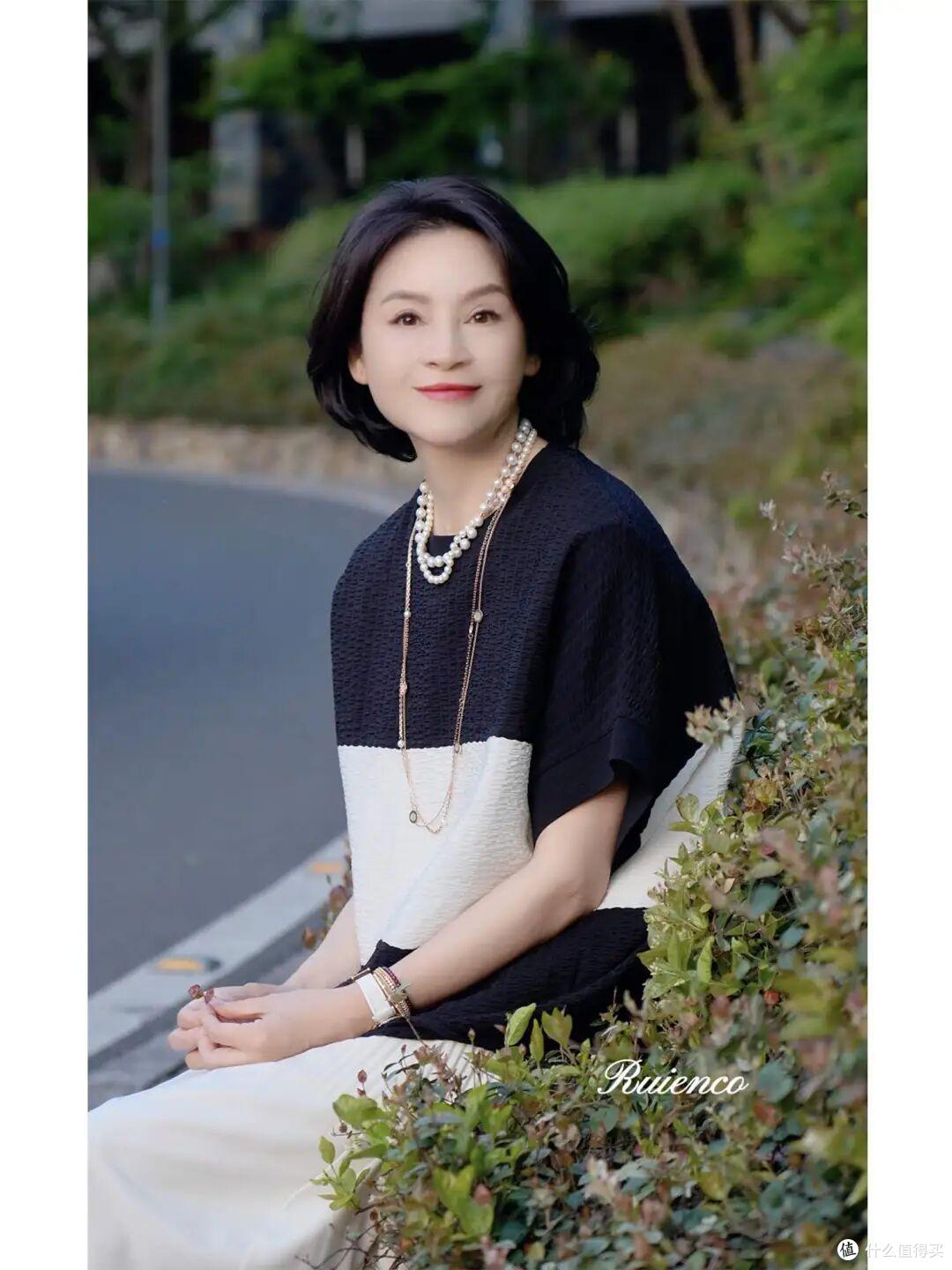 简约风格的她,凭什么美得高级?看过她的高级感穿搭,你就懂了!