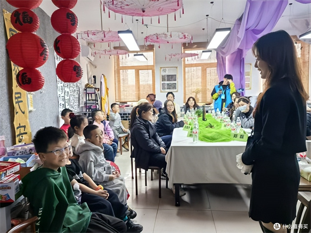 哈尔滨:公益筑心爱满新区 暖心沙龙助力家长做情绪主人