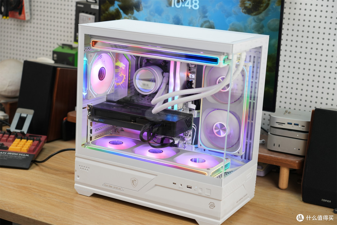 纯白海景房+无立柱全景!微星MAG PANO M110L WHITE迫击炮全有