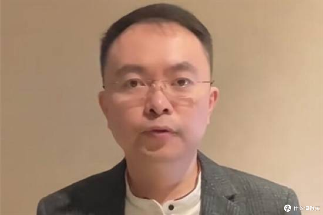 蔡磊深夜致歉妻子,曝身体彻底恶化:四人搀扶仍无法迈步 !