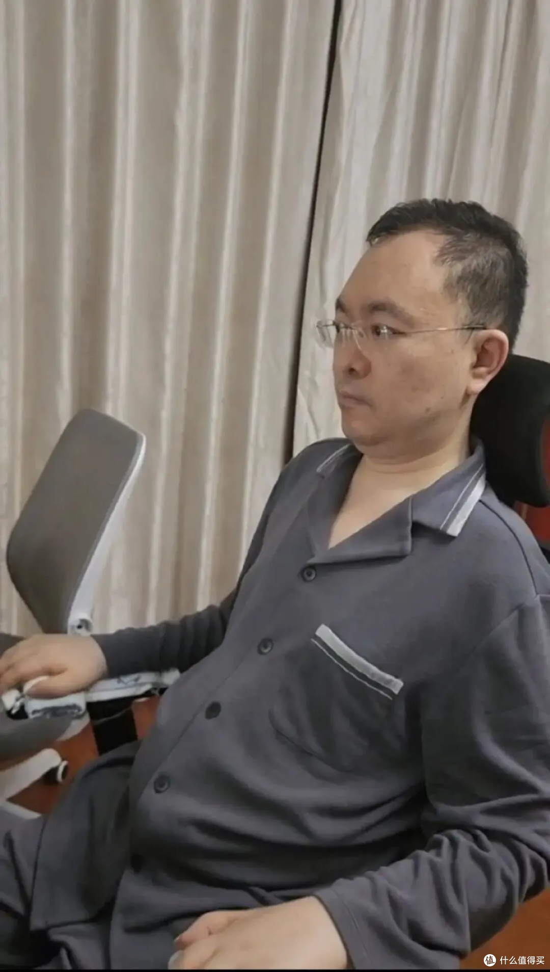蔡磊深夜致歉妻子,曝身体彻底恶化:四人搀扶仍无法迈步 !