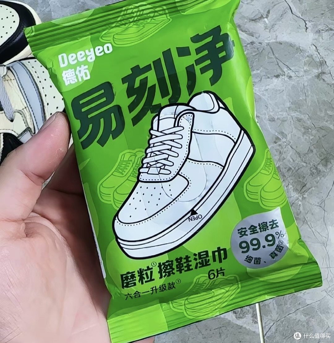 德佑擦鞋湿巾:去污力强