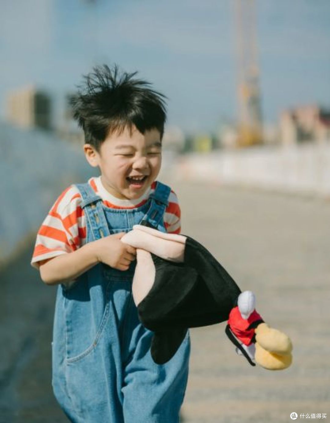 不吼不叫的底层逻辑：情绪稳定的父母是孩子最好的学区房