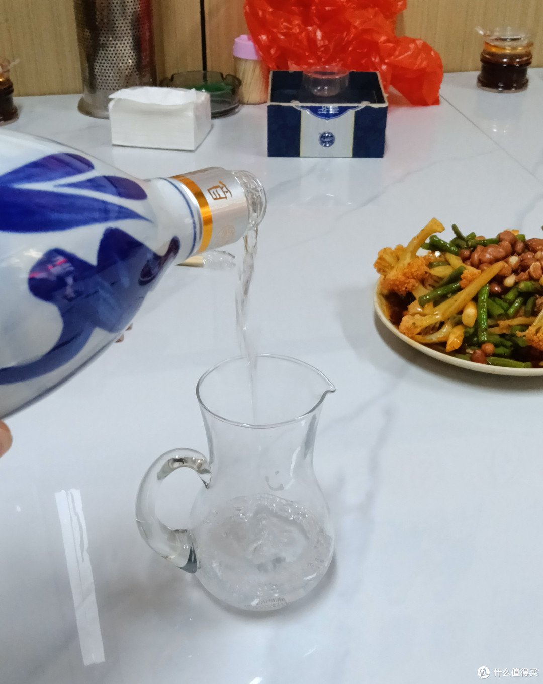 近两年汾酒青花20很热火，有坐稳300元档首席的潜力，