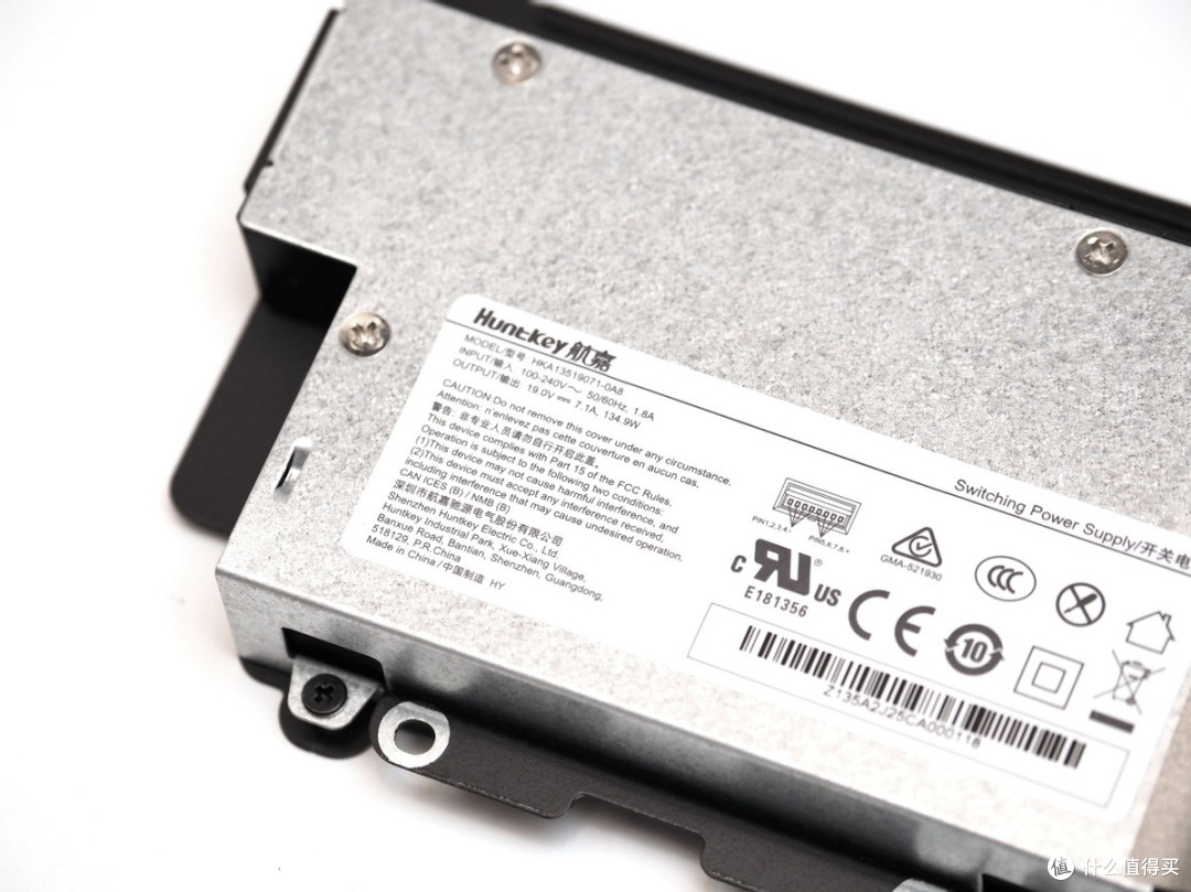 “水桶”迷你主机换芯升级：MINISFORUM铭凡 X1Pro HX470版评测