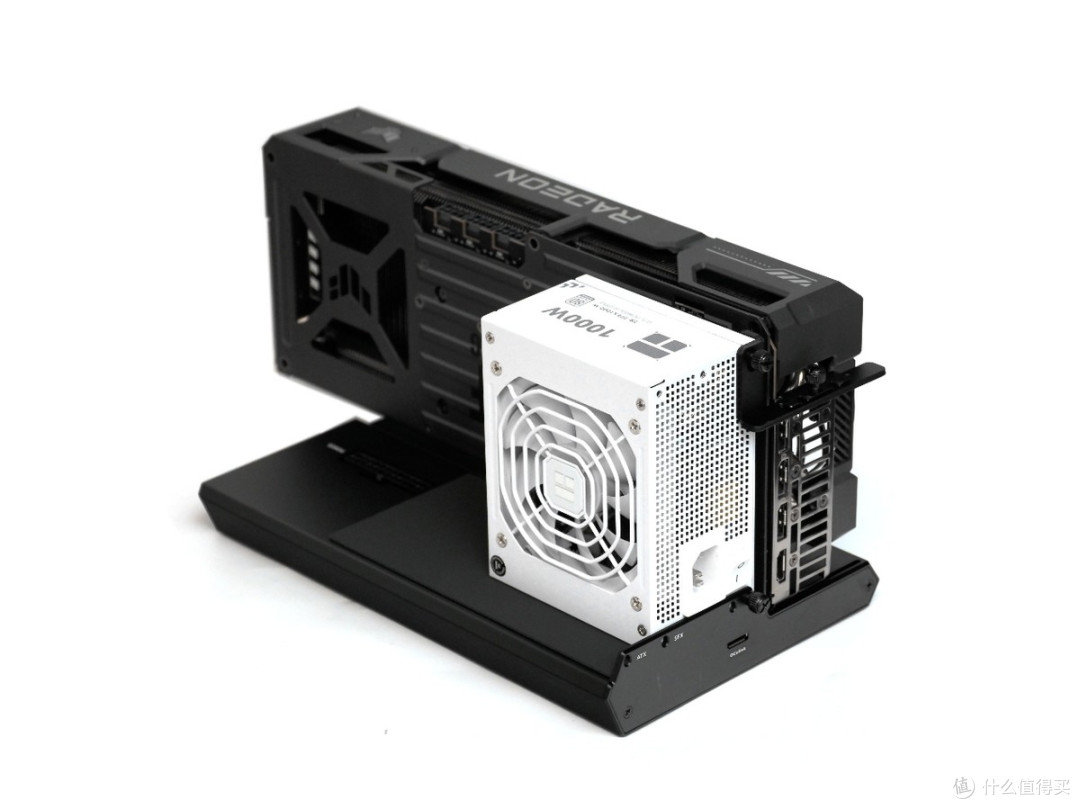 “水桶”迷你主机换芯升级：MINISFORUM铭凡 X1Pro HX470版评测