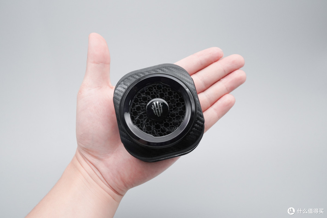 电竞选手降温神器!红魔散热器 8 Pro实测36W狂暴制冷