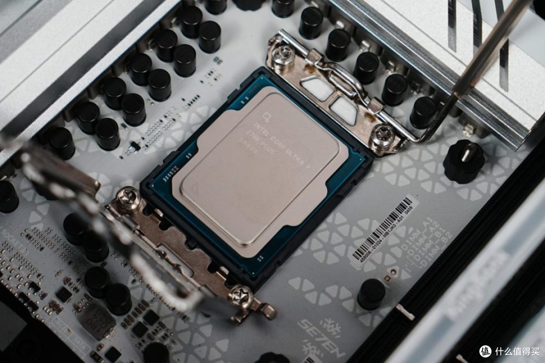 千元甜品显卡：蓝戟A770 Photon开箱体验，搭配270K处理器很可以