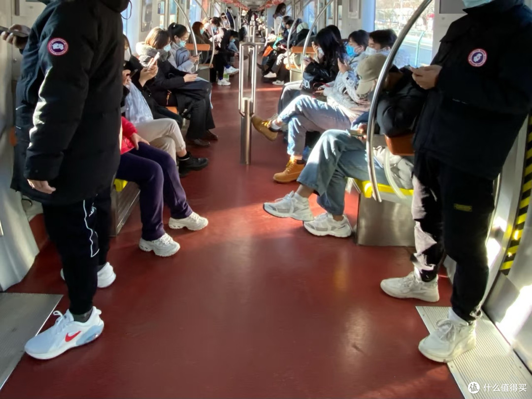 不建议买这5个网红羽绒服,听着洋气,实则是智商税,太坑人了!
