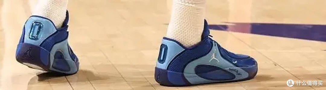 【NBA每日上脚】小杨黑丝配白鞋!哈登9穿一次损失300块?
