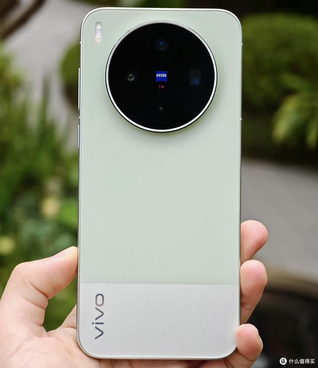 等了这么久，vivo X300s终于发布，4499元起售，确实有点东西