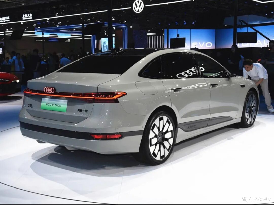 纯电奥迪A6L来了，800V+815km续航+华为，4.5s破百，预售31.3万起