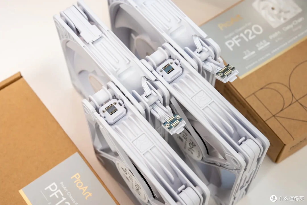 工业扇注定丑？性能强悍也能优雅，华硕ProArt PF120散热风扇开箱