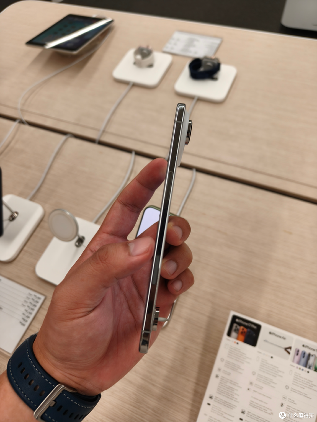 史上最惨iPhone：5个月，从7999元跌至4299元，降价46%