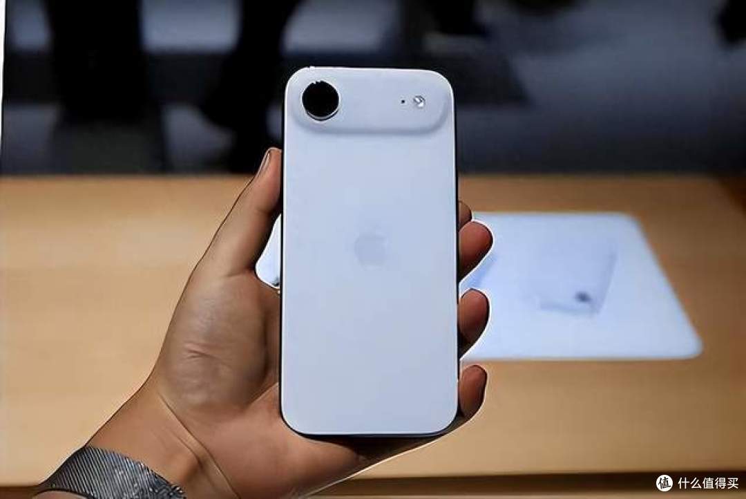 史上最惨iPhone：5个月，从7999元跌至4299元，降价46%