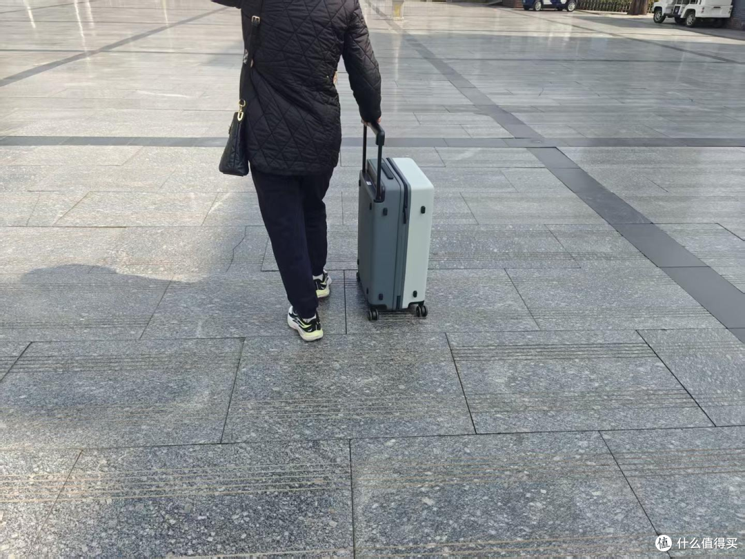春游神器!地平线8号大旅行家行李箱实测大揭秘,让出行更潇洒!