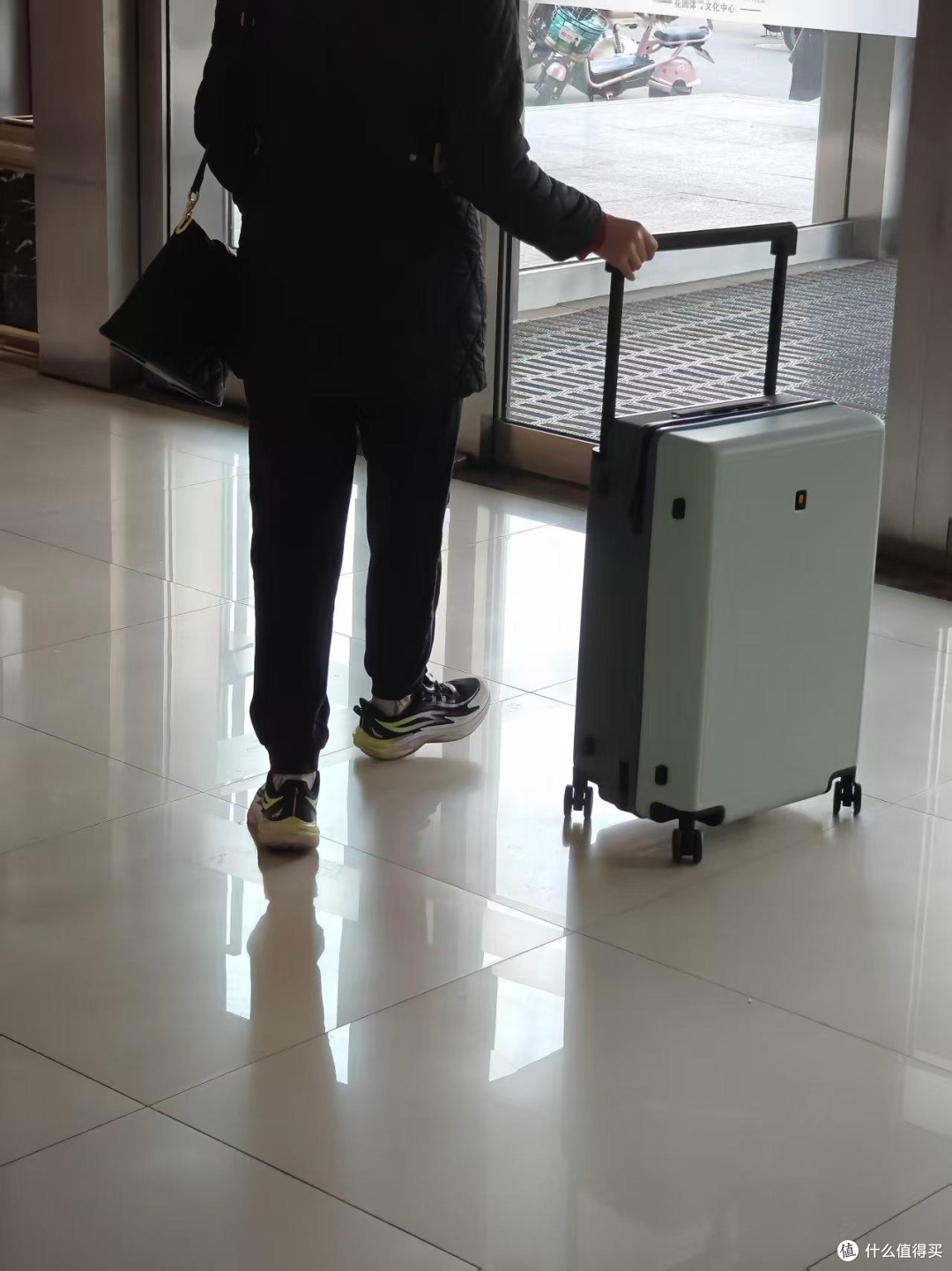 春游神器!地平线8号大旅行家行李箱实测大揭秘,让出行更潇洒!