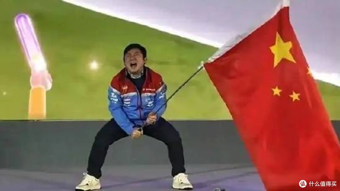 张雪直言造车底线:无自主发动机必被卡脖子!