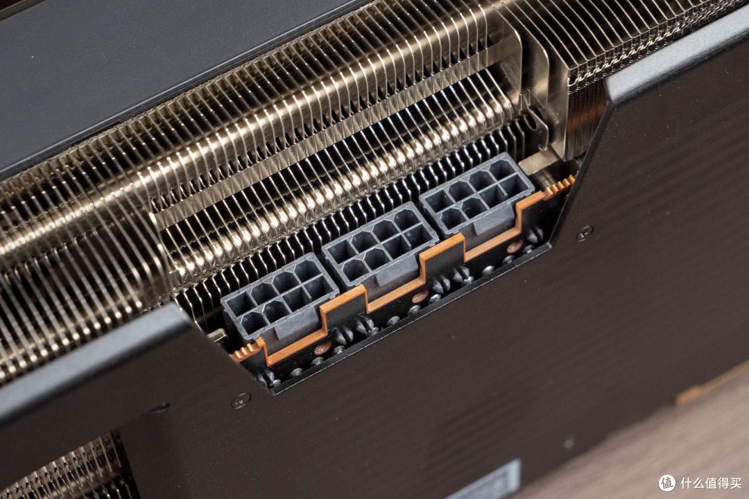 性能反超RTX5070Ti?—RX 9070XT《生化危机:安魂曲》的刚需显卡