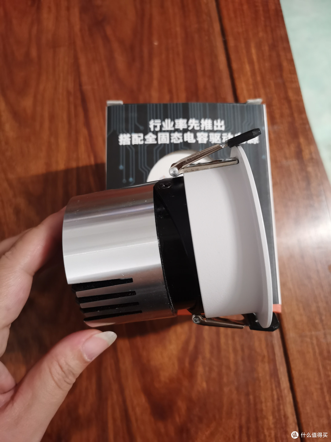 智能小山丘射灯筒灯寿命长