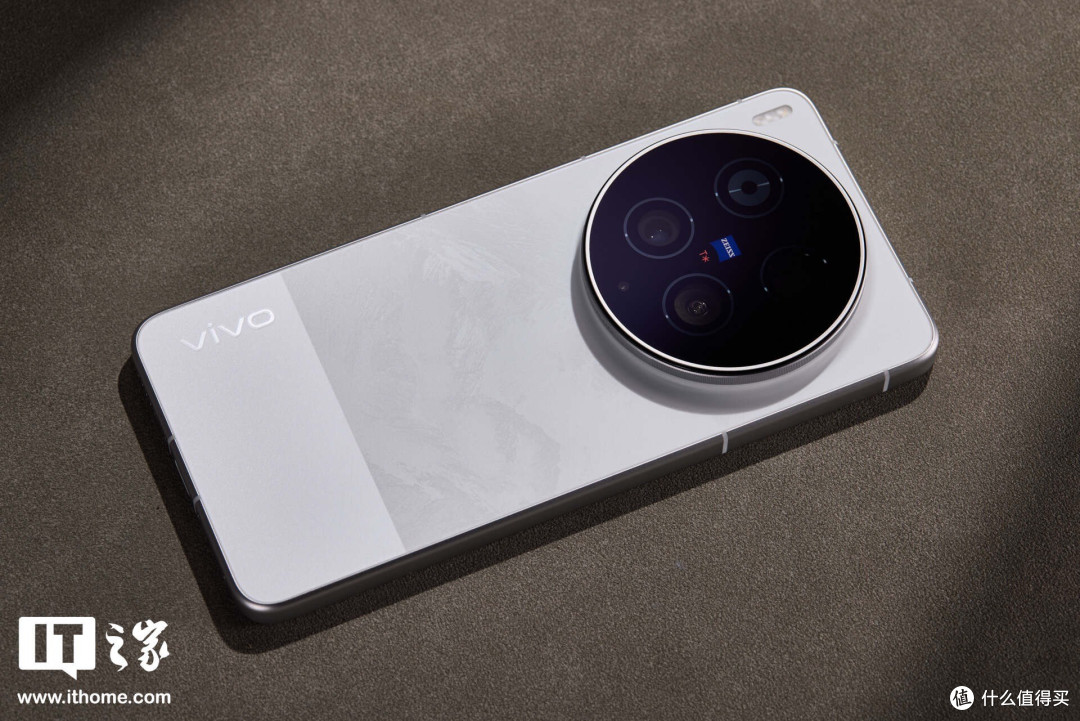影像旗舰vivo X300 Ultra实测：把专业V单装进口袋，真的能打吗？
