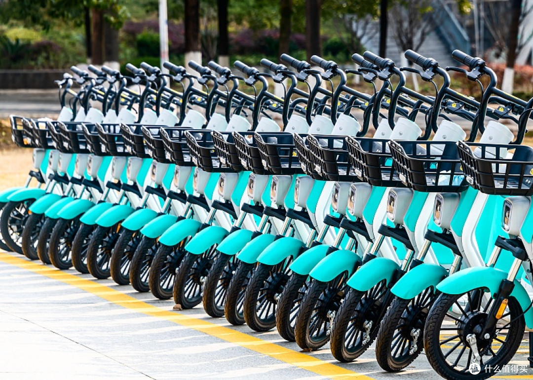 电动车:城市出行新选择!