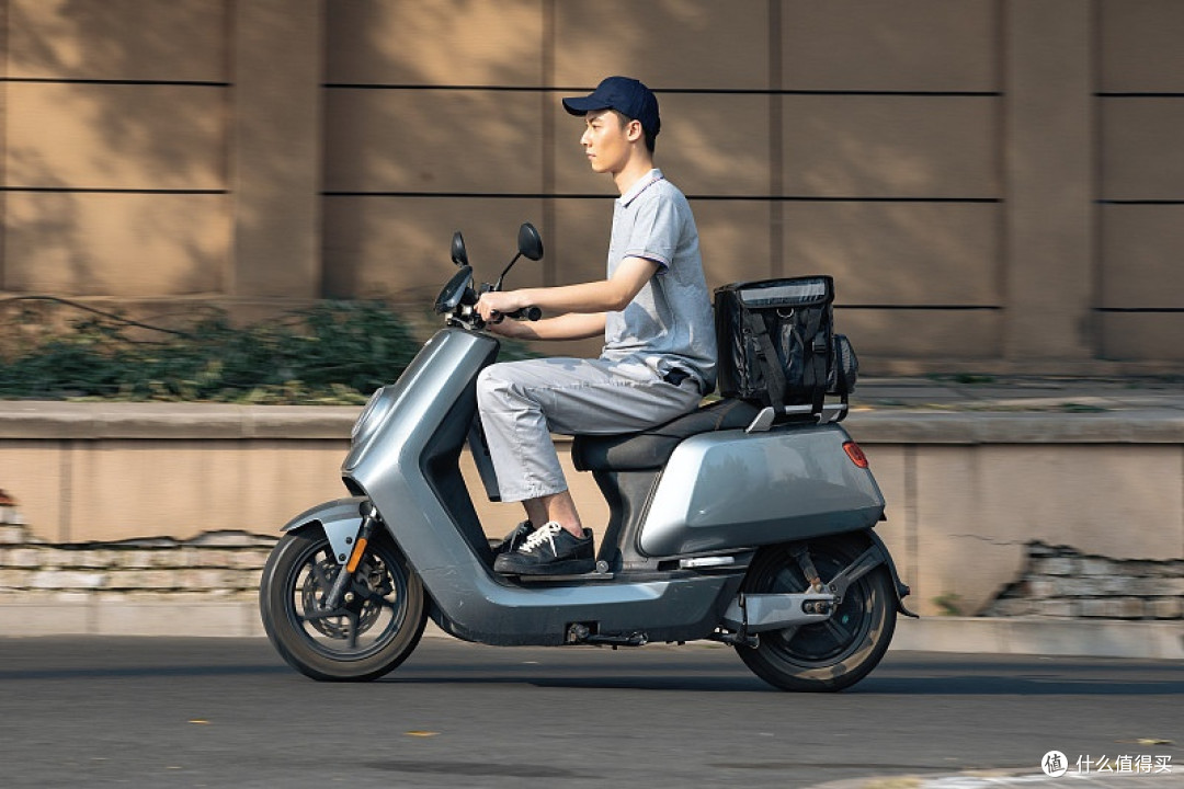 电动车:城市出行新选择!
