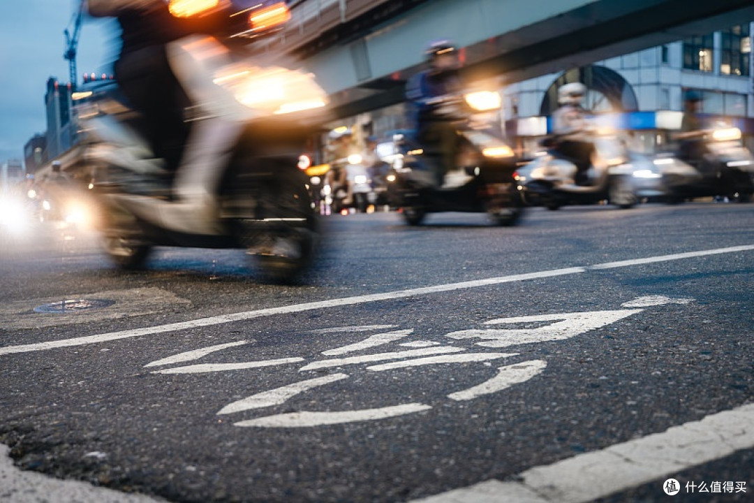 电动车:城市出行新选择!