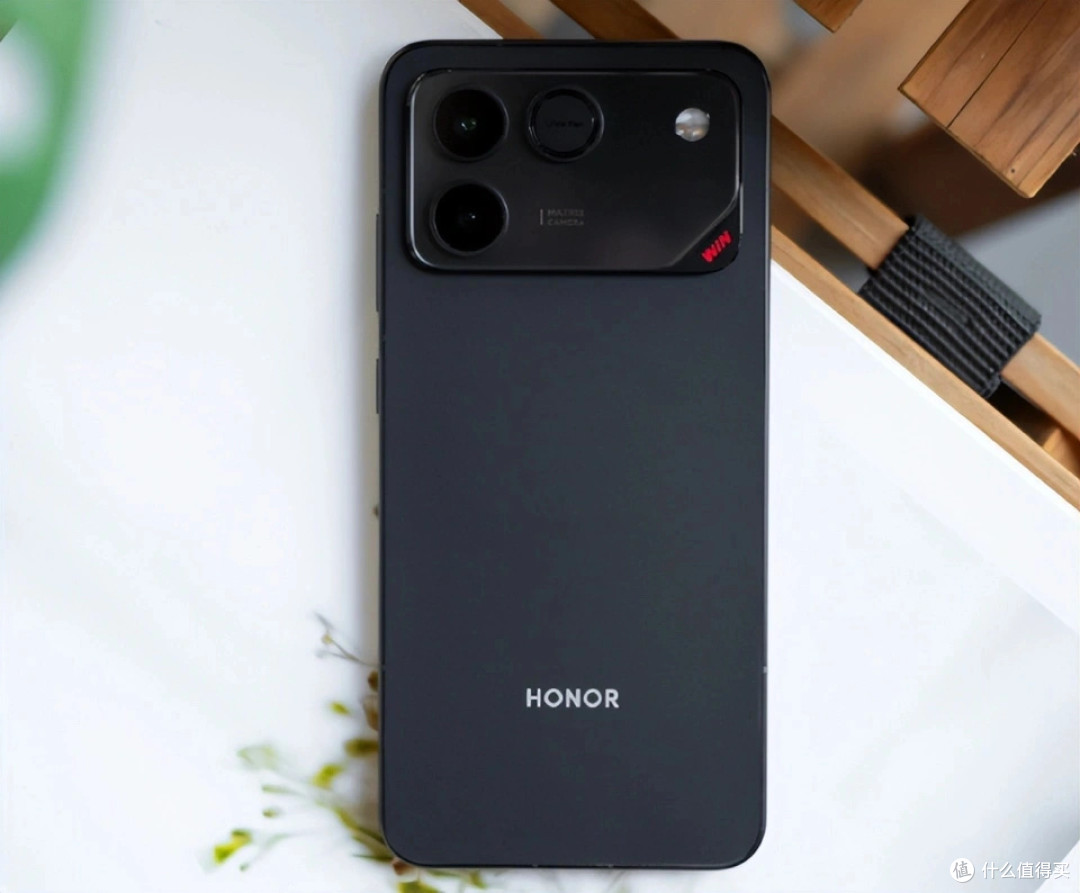 10000mAh+散热风扇+IP69K,荣耀热销手机重新开卖,售价2999元起