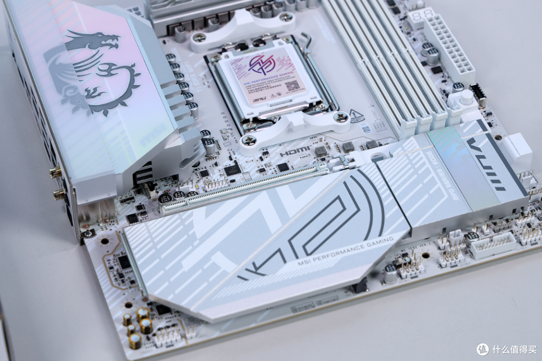 颜值+配置+性价比 真MAX，微星B850M刀锋钛搭配9850X3D实测分享