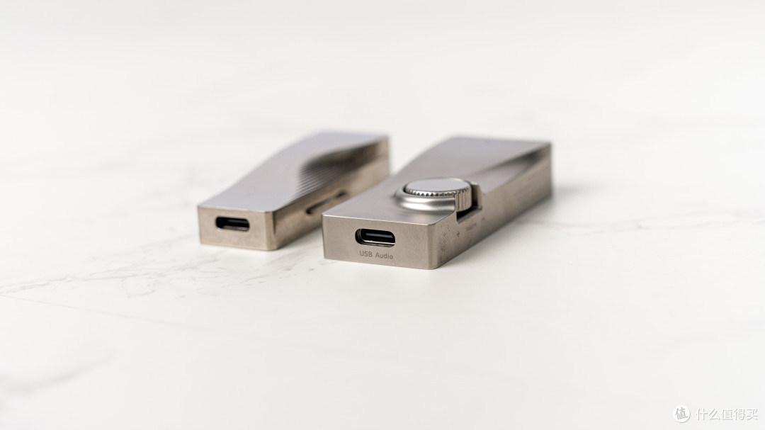 USB-C接口用料不错，拔插顺畅，接触稳定