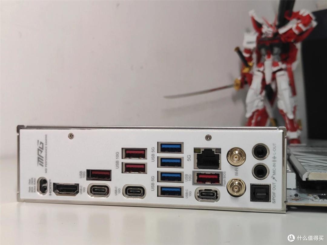 锐龙9系好搭档,微星MPG B850M EDGE TI MAX WIFI刀锋钛开箱体验