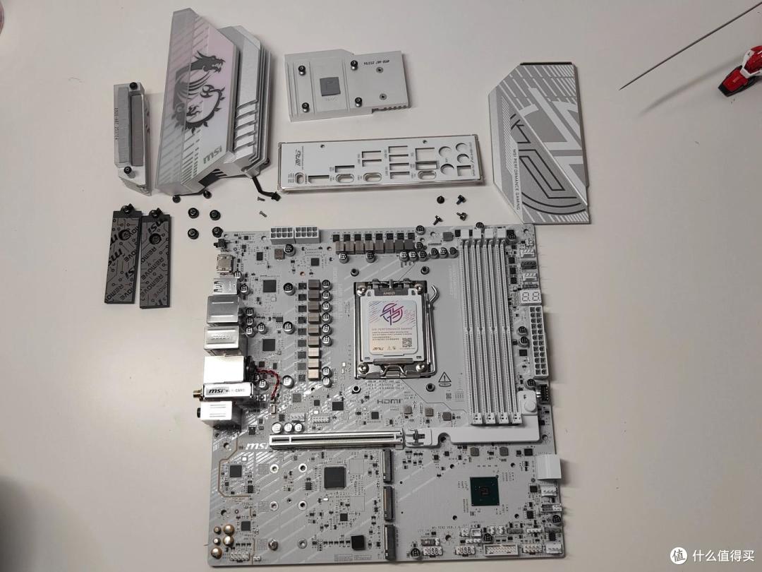 锐龙9系好搭档,微星MPG B850M EDGE TI MAX WIFI刀锋钛开箱体验