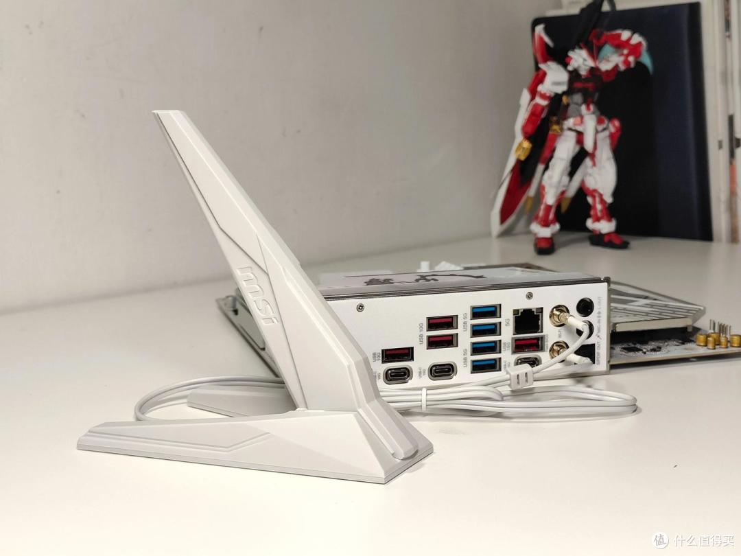锐龙9系好搭档,微星MPG B850M EDGE TI MAX WIFI刀锋钛开箱体验