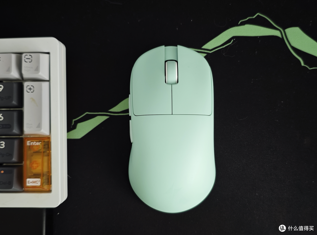 ATK烈空U2V2 mini游戏鼠标——小手用户的超轻赛事神鼠