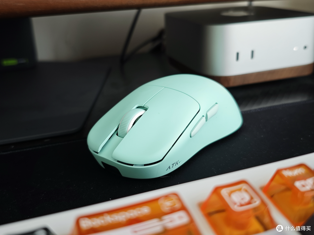 ATK烈空U2V2 mini游戏鼠标——小手用户的超轻赛事神鼠