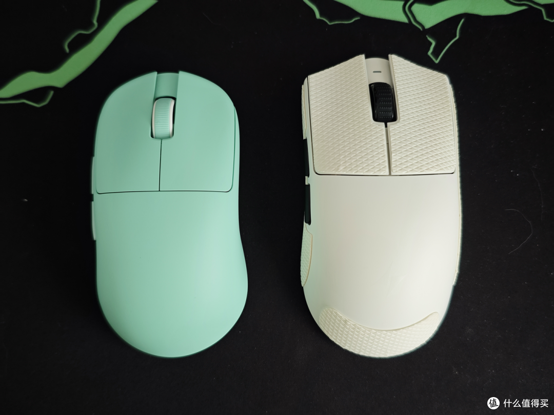 ATK烈空U2V2 mini游戏鼠标——小手用户的超轻赛事神鼠