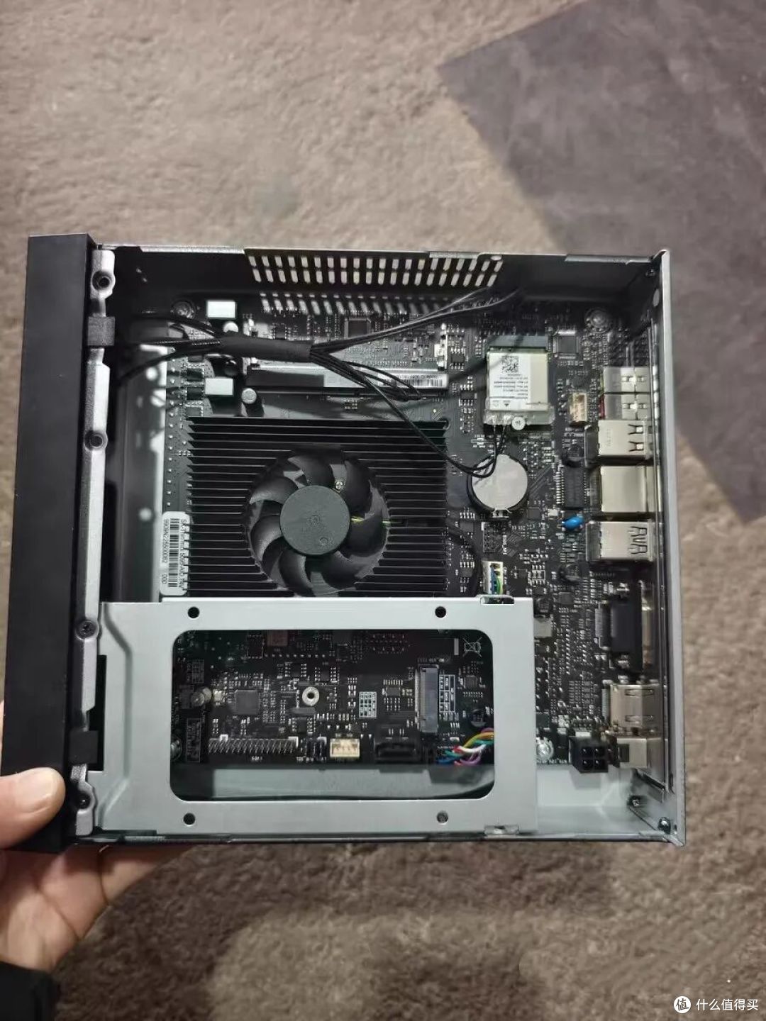 入门飞牛圣体,N5095+M.2+2.5HDD硬盘位最低228。入门NAS用户福音