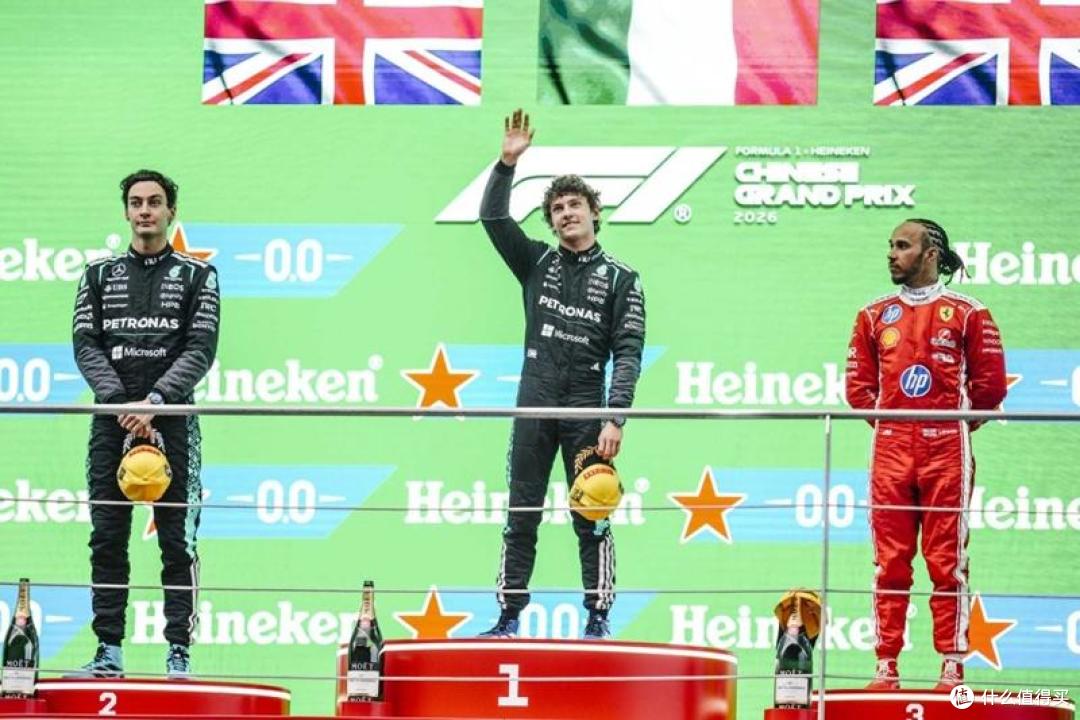 F1领奖台成IWC万国表秀场 梅赛德斯携超级队友铸新王朝
