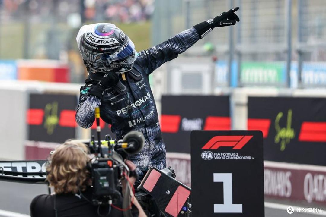 F1领奖台成IWC万国表秀场 梅赛德斯携超级队友铸新王朝