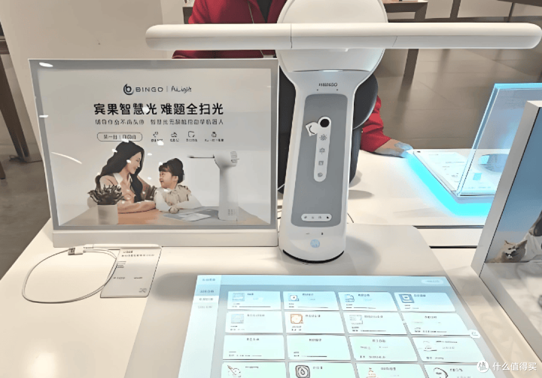 吼了百遍不如开盏灯!学生护眼灯什么牌子的好?就选爱宾果
