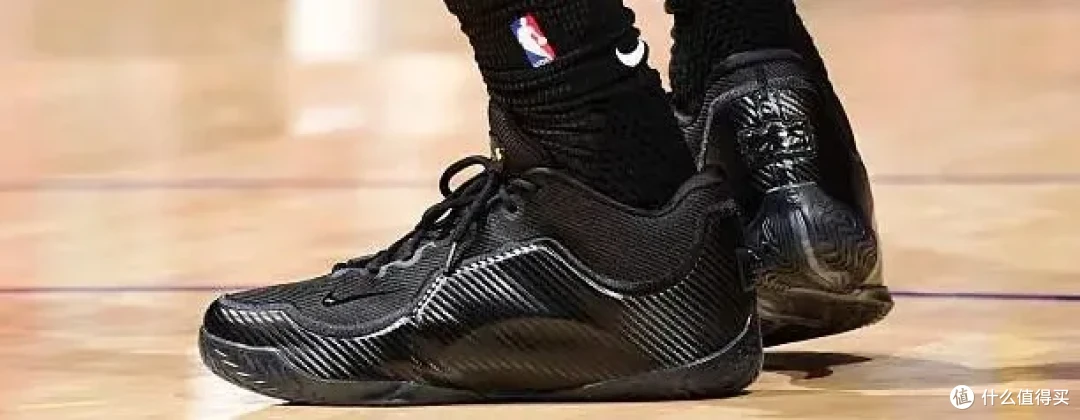 【NBA每日上脚】迪子的蓝色漆皮，时隔23年依旧骚到爆！