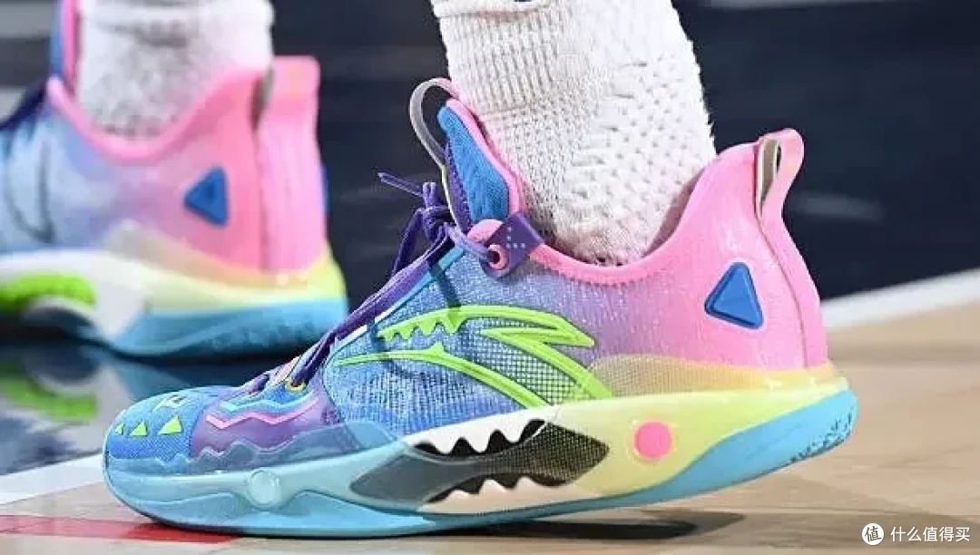 【NBA每日上脚】迪子的蓝色漆皮，时隔23年依旧骚到爆！