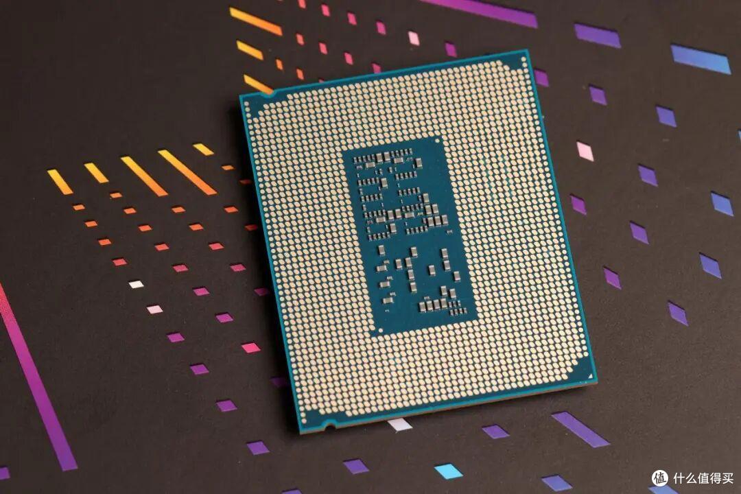 酷睿Ultra5 250K PLUS测试,4颗核心、频率更高,有优化黑科技!